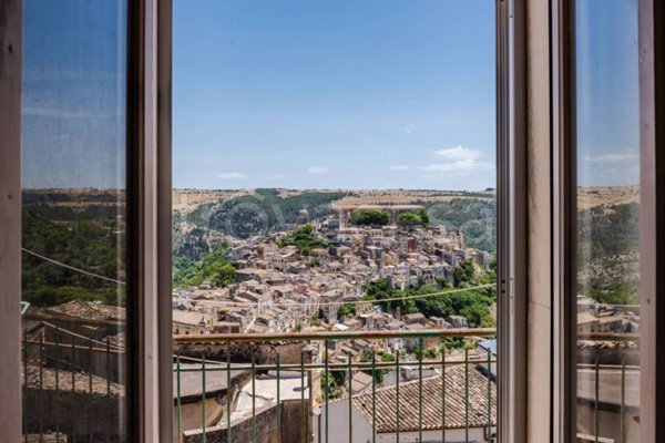 casa indipendente in vendita a Ragusa in zona Ibla