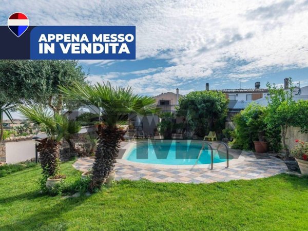 casa indipendente in vendita a Ragusa