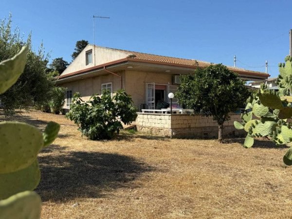 casa indipendente in vendita a Ragusa