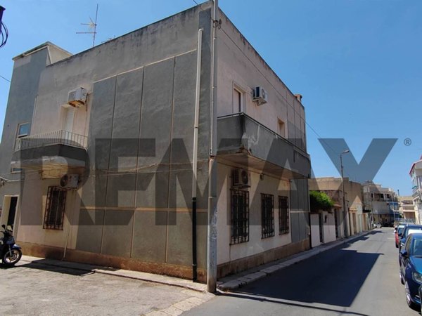 casa indipendente in vendita a Ragusa