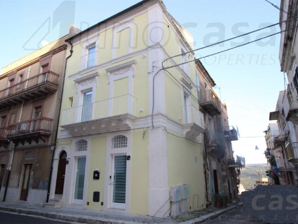 appartamento in vendita a Ragusa in zona Ragusa Centro