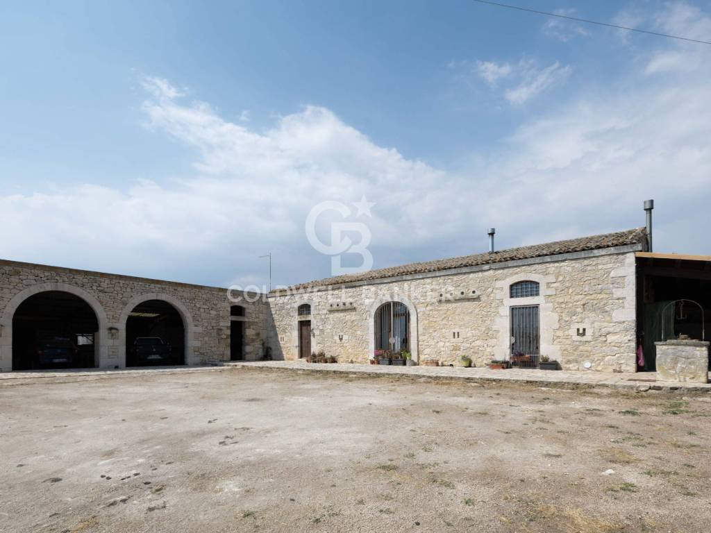 casale in vendita a Ragusa in zona Donnafugata