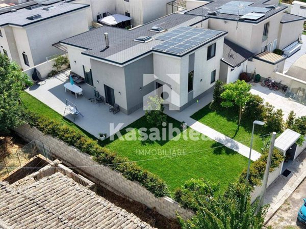 casa indipendente in vendita a Ragusa