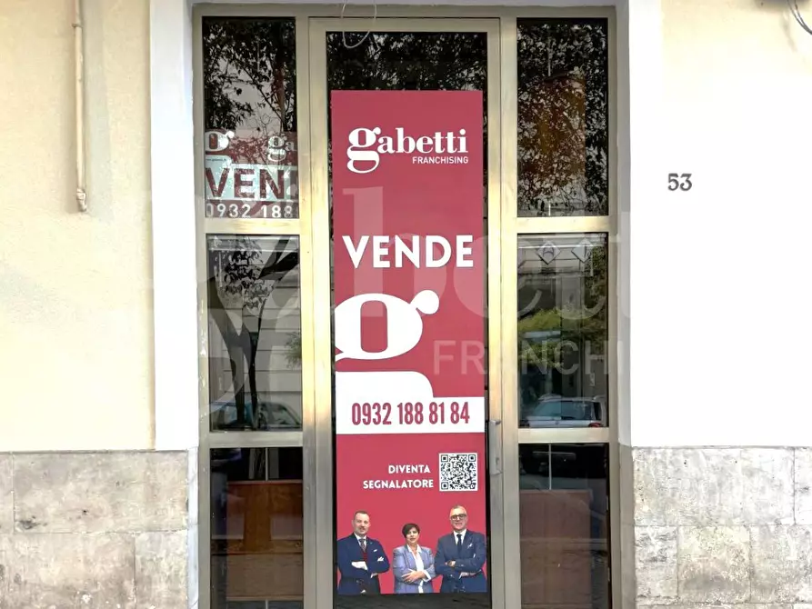 locale commerciale in vendita a Ragusa in zona Ragusa Centro