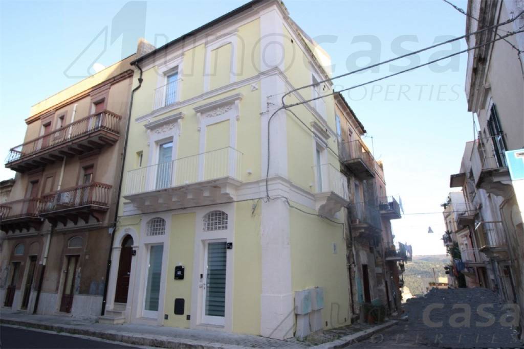 appartamento in vendita a Ragusa in zona Ragusa Centro