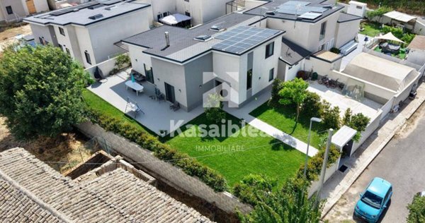 casa indipendente in vendita a Ragusa