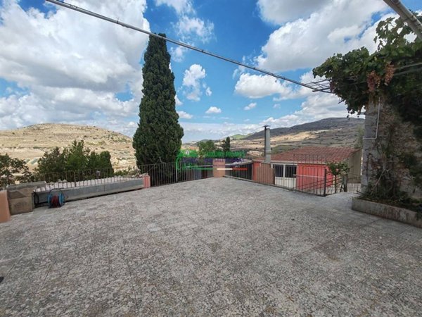 casa indipendente in vendita a Ragusa in zona San Giacomo / Bellocozzo