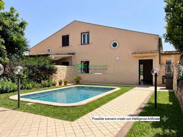 casa indipendente in vendita a Ragusa in zona Marina