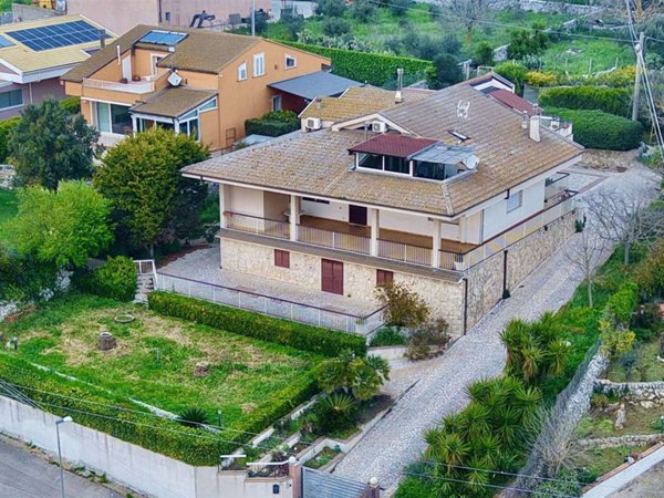 casa indipendente in vendita a Ragusa
