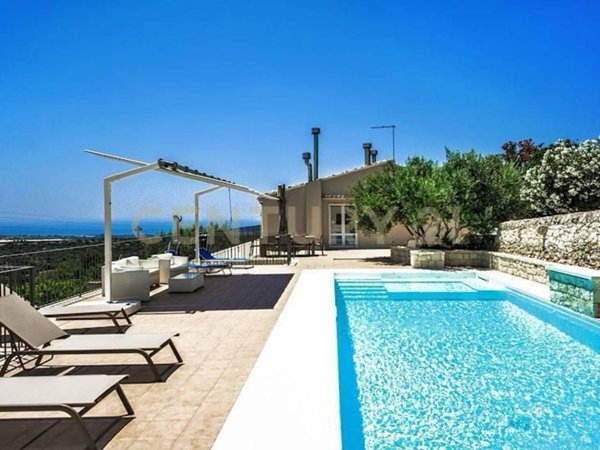 casa indipendente in vendita a Ragusa