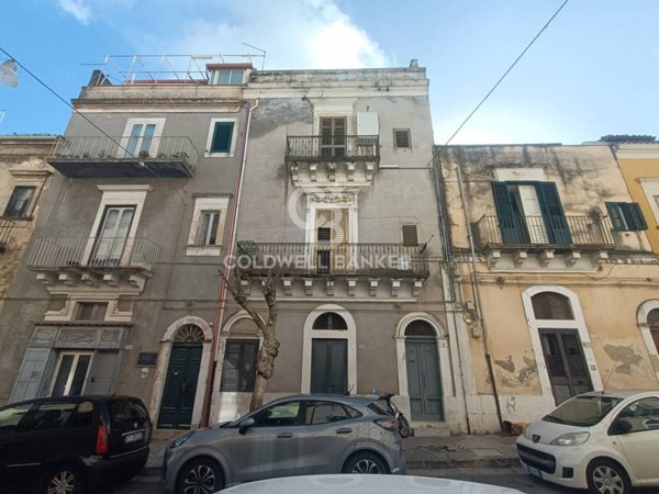 casa indipendente in vendita a Ragusa in zona Ragusa Centro