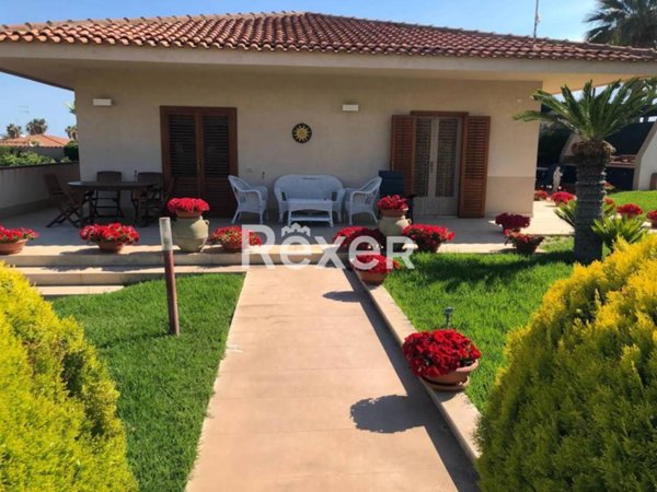 casa indipendente in vendita a Ragusa in zona Marina