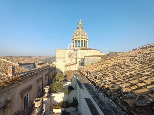 casa indipendente in vendita a Ragusa in zona Ibla