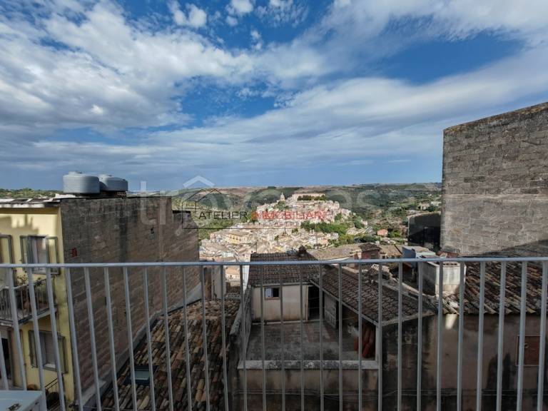 casa indipendente in vendita a Ragusa in zona Ibla