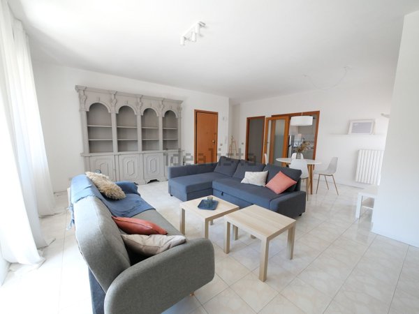 casa indipendente in vendita a Ragusa
