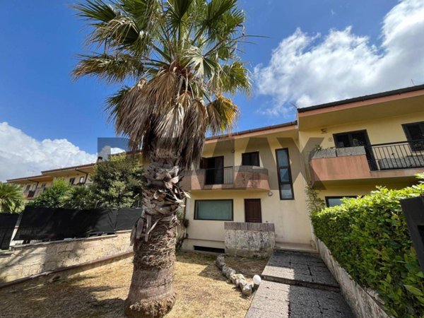 casa indipendente in vendita a Ragusa in zona L'Annunziata