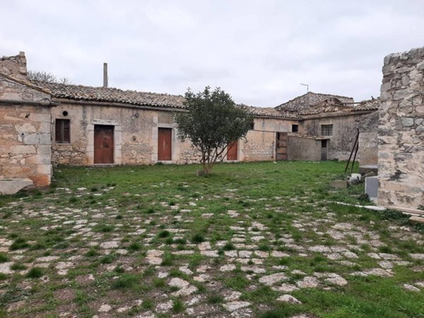 terreno agricolo in vendita a Ragusa in zona Donnafugata