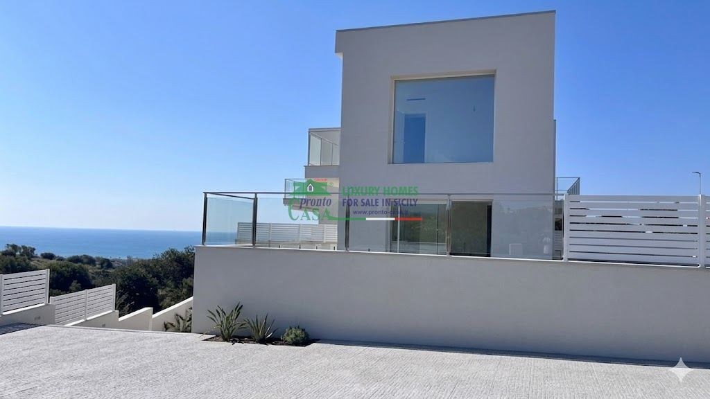 casa indipendente in vendita a Ragusa in zona Marina