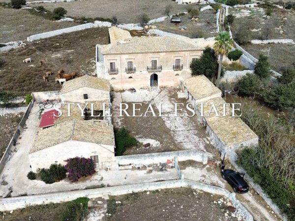 casale in vendita a Ragusa in zona Donnafugata