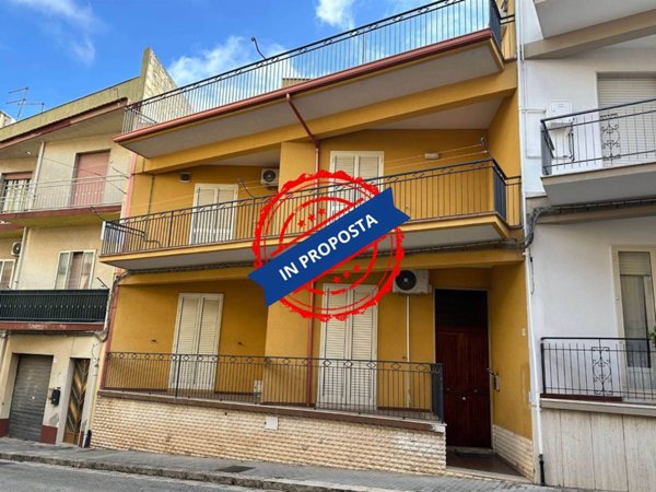 casa indipendente in vendita a Ragusa