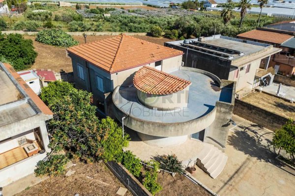 casa indipendente in vendita a Ragusa in zona Marina