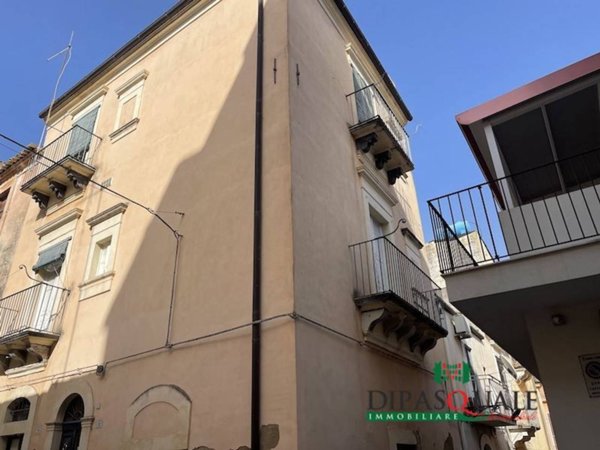 casa indipendente in vendita a Ragusa in zona Ragusa Centro