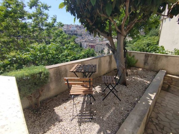 casa indipendente in vendita a Ragusa in zona Ibla