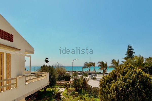 casa indipendente in vendita a Ragusa in zona Marina
