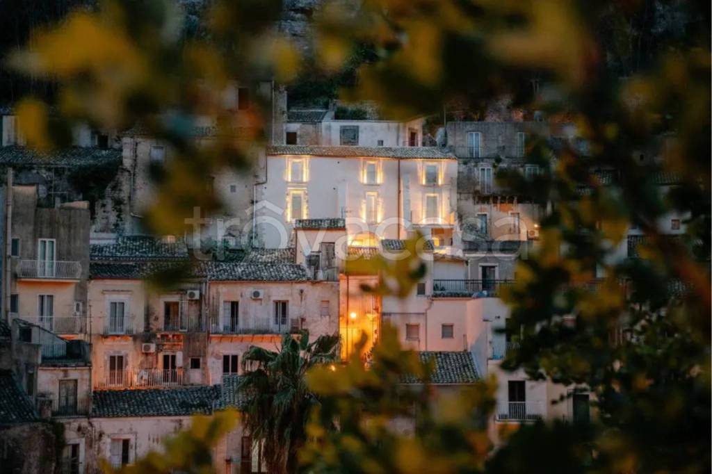 casa indipendente in vendita a Ragusa in zona Ibla