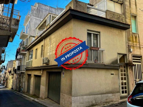 casa indipendente in vendita a Ragusa in zona Ibla