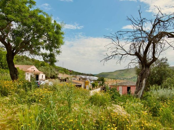casa indipendente in vendita a Ragusa in zona San Giacomo / Bellocozzo