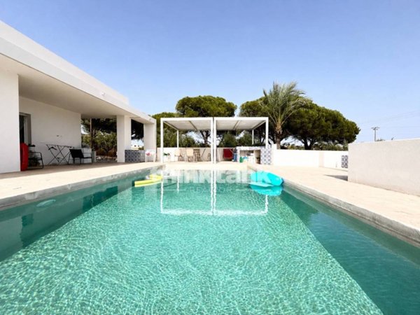 casa indipendente in vendita a Ragusa
