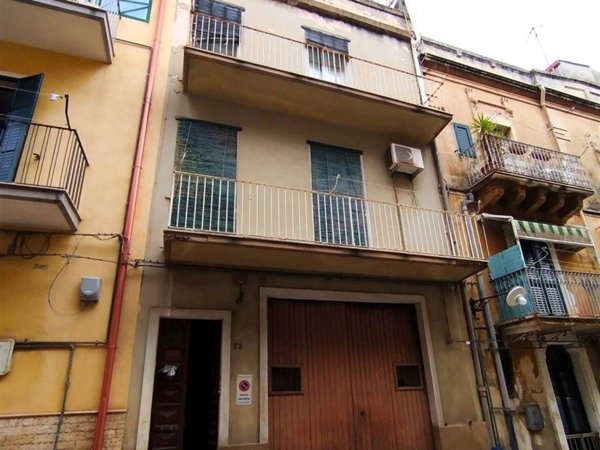 casa indipendente in vendita a Ragusa in zona Ragusa Centro