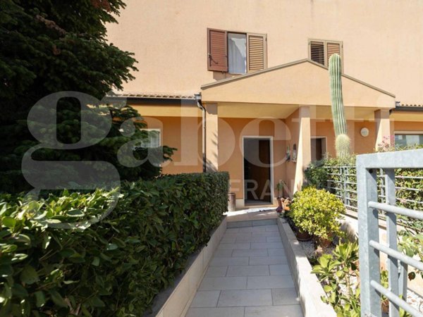 casa indipendente in vendita a Ragusa