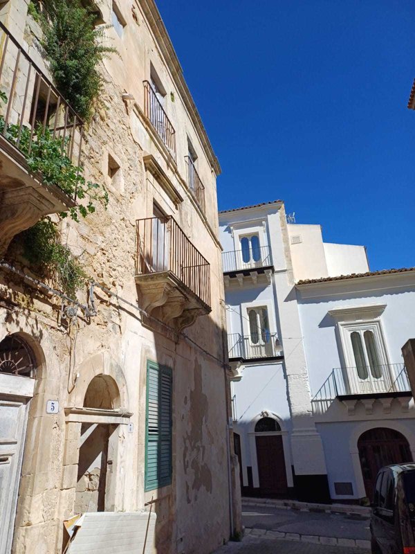casa indipendente in vendita a Ragusa in zona Ragusa Centro