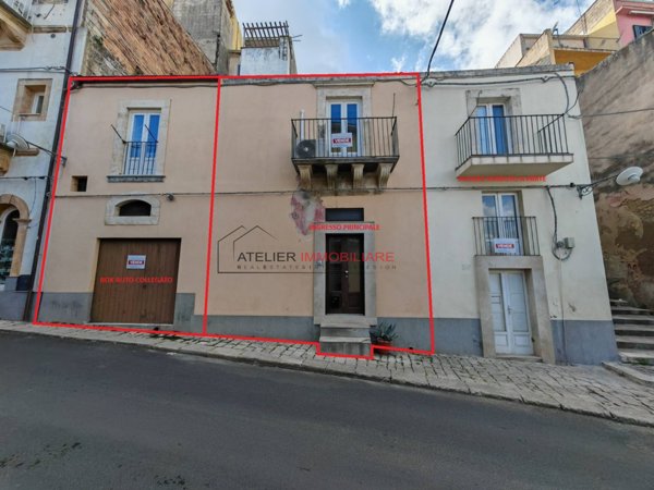 casa indipendente in vendita a Ragusa in zona Ragusa Centro