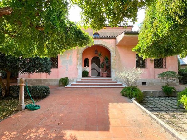 casa indipendente in vendita a Ragusa