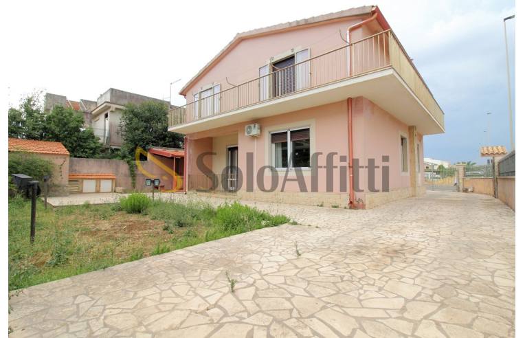 casa indipendente in vendita a Ragusa