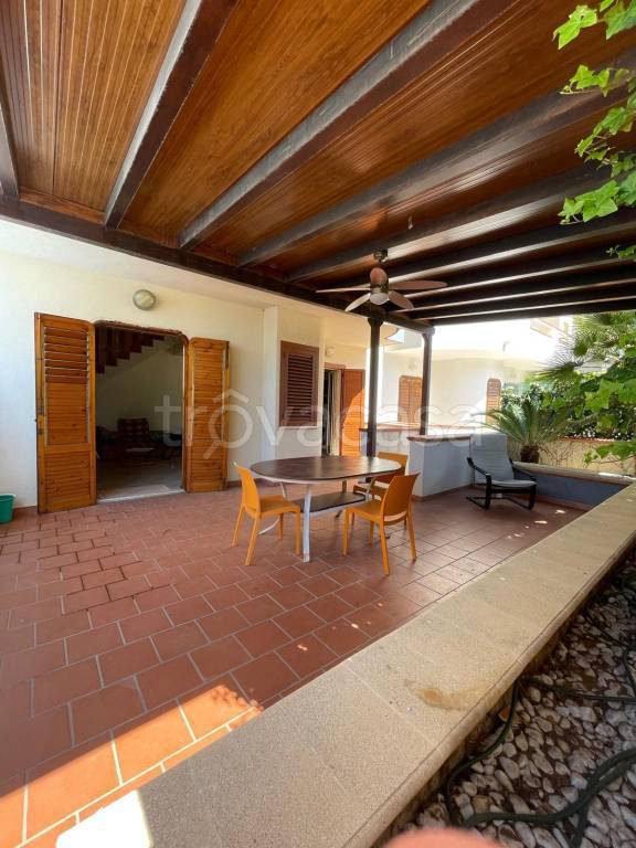 casa indipendente in vendita a Ragusa in zona Marina