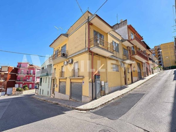 casa indipendente in vendita a Ragusa