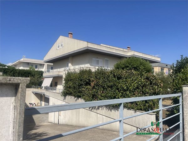 casa indipendente in vendita a Ragusa