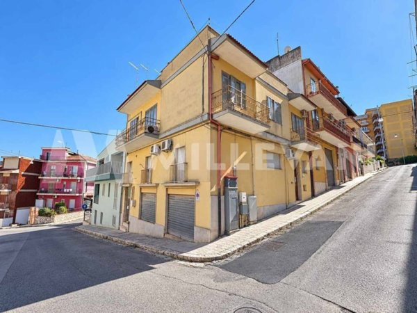 casa indipendente in vendita a Ragusa