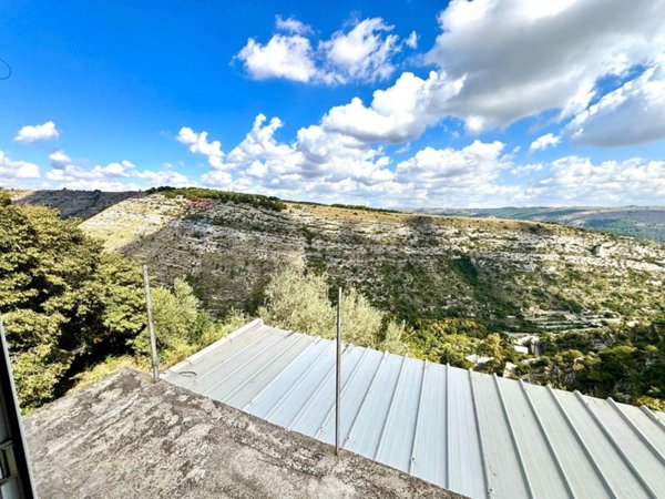 casa indipendente in vendita a Ragusa in zona Ibla