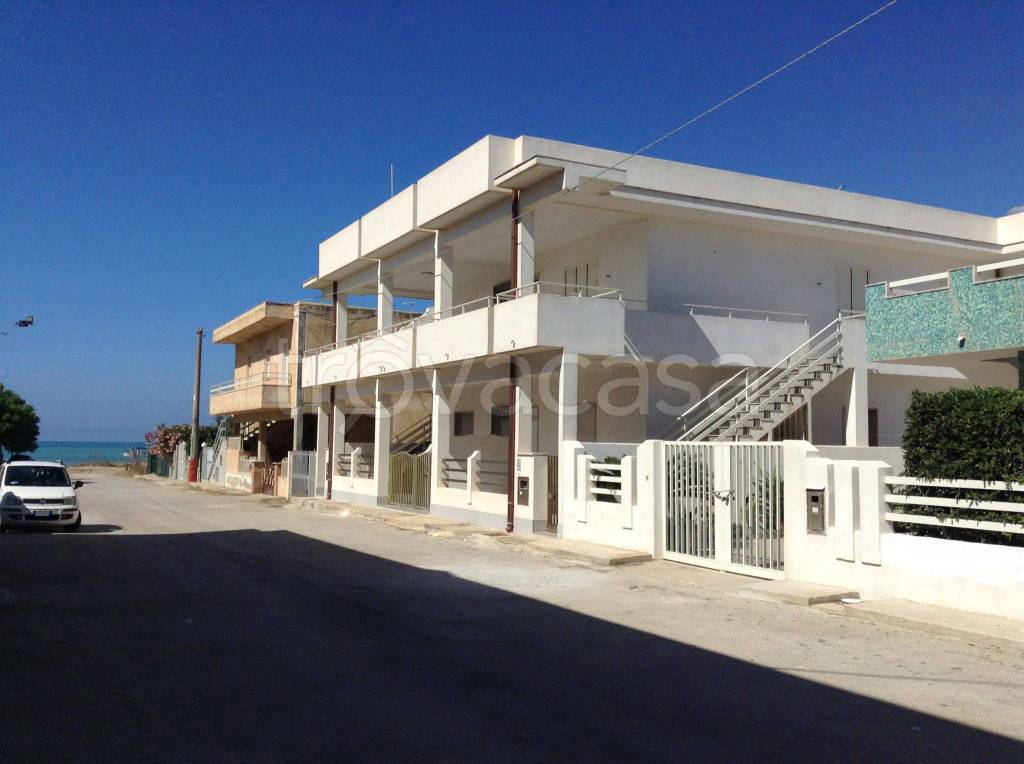 appartamento in vendita a Santa Croce Camerina in zona Punta Braccetto