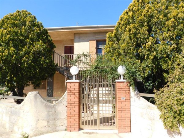 casa indipendente in vendita a Santa Croce Camerina