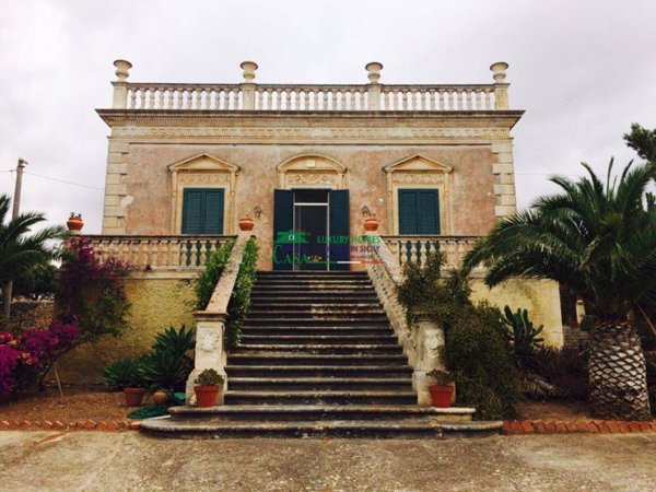 casa indipendente in vendita a Santa Croce Camerina