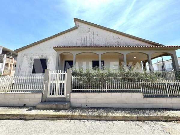 casa indipendente in vendita a Santa Croce Camerina in zona Casuzze/Kaukana