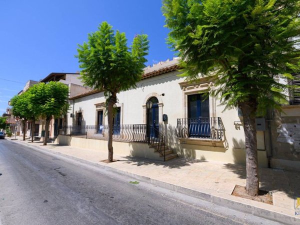 casa indipendente in vendita a Santa Croce Camerina