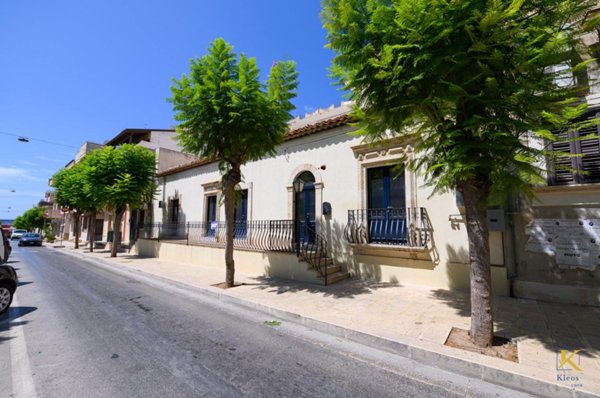 casa indipendente in vendita a Santa Croce Camerina in zona Punta Braccetto