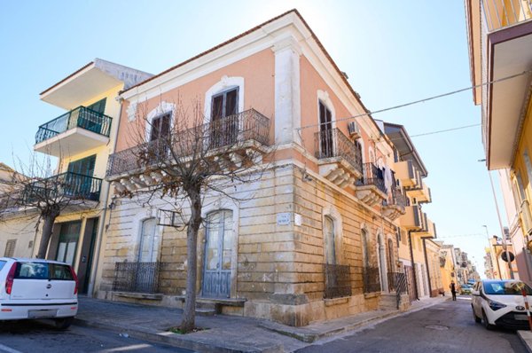 casa indipendente in vendita a Santa Croce Camerina